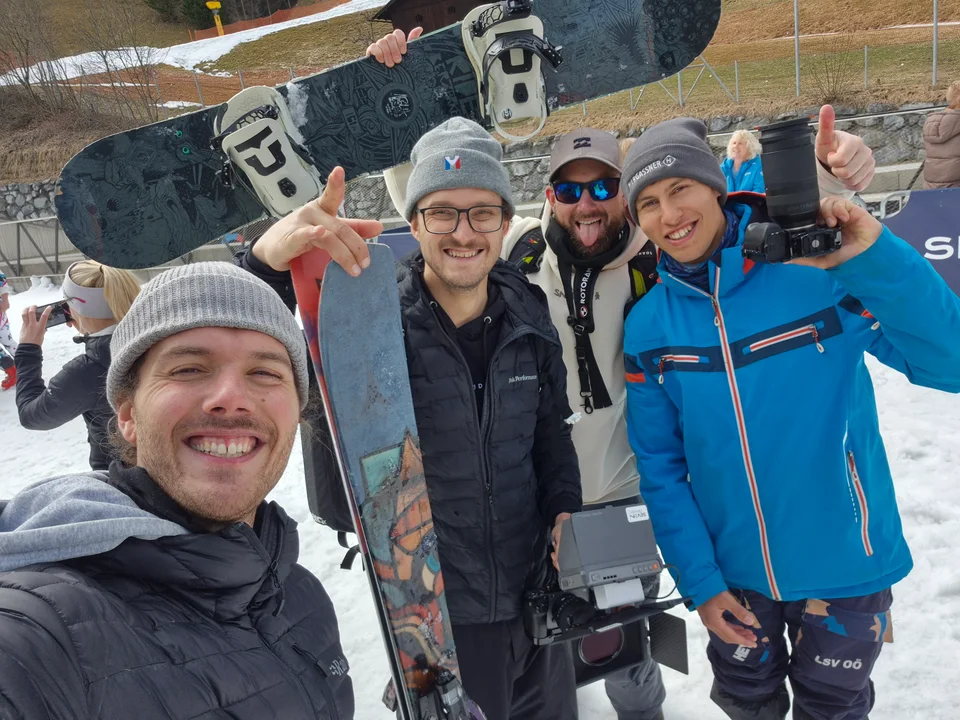 Teamfoto bei einer Produktion im Wintersport